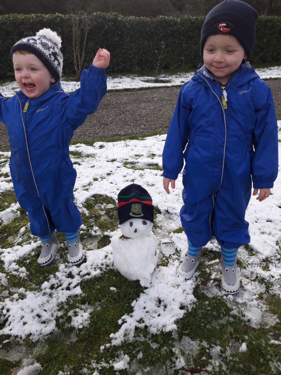 car_renew's tweet photo. @Wells_House @Love_Gorey @ancienteastIRL @inspiremeirl @visitwexford Boys had a ball..... #littlistsnowman #firstsnowball https://t.co/3GycSVZZGX