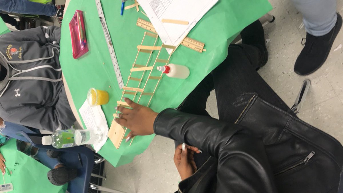 FDHSFOT's tweet photo. Students have a task where they are to build a crane with a precise critique. @FoTechRiggins @fdhsprincipal
@FDHSPTSO #TechEdIsSTEM https://t.co/RmoiZUBwgd