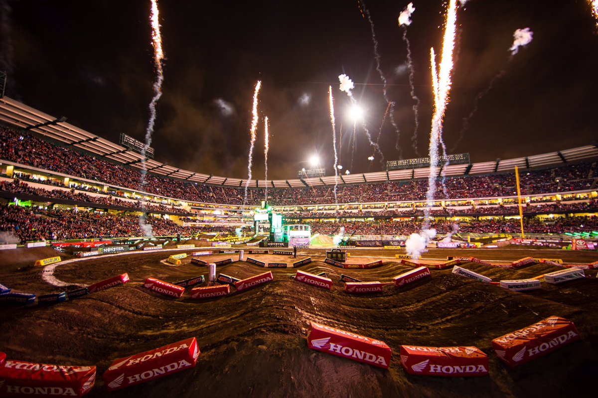 SupercrossLIVE's tweet image. Retweet if you’re ready for @MonsterEnergy Supercross from Anaheim tomorrow. 🔥 #SXonFOX #DropTheGate