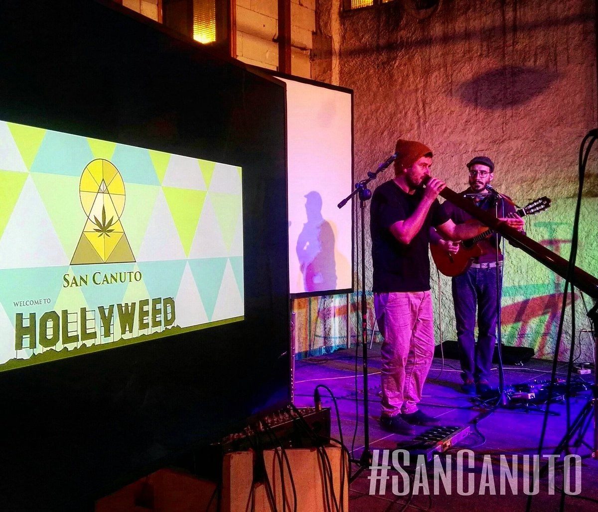 LOSMEJORESHUMOS's tweet photo. Estamos disfrutando de celebración de #SanCanuto en sala #NouBostik de #Barcelona #Losmejoresritmos con #losmejoreshumos #HighClass #HighSociety #CultivaTusDerechos organizado en colaboración con #CatFac #HempMuseumGallery #MedCan #CultivaTusDerechos #Barcelonnabis #Puffpuffpass https://t.co/RdvZnPE28x