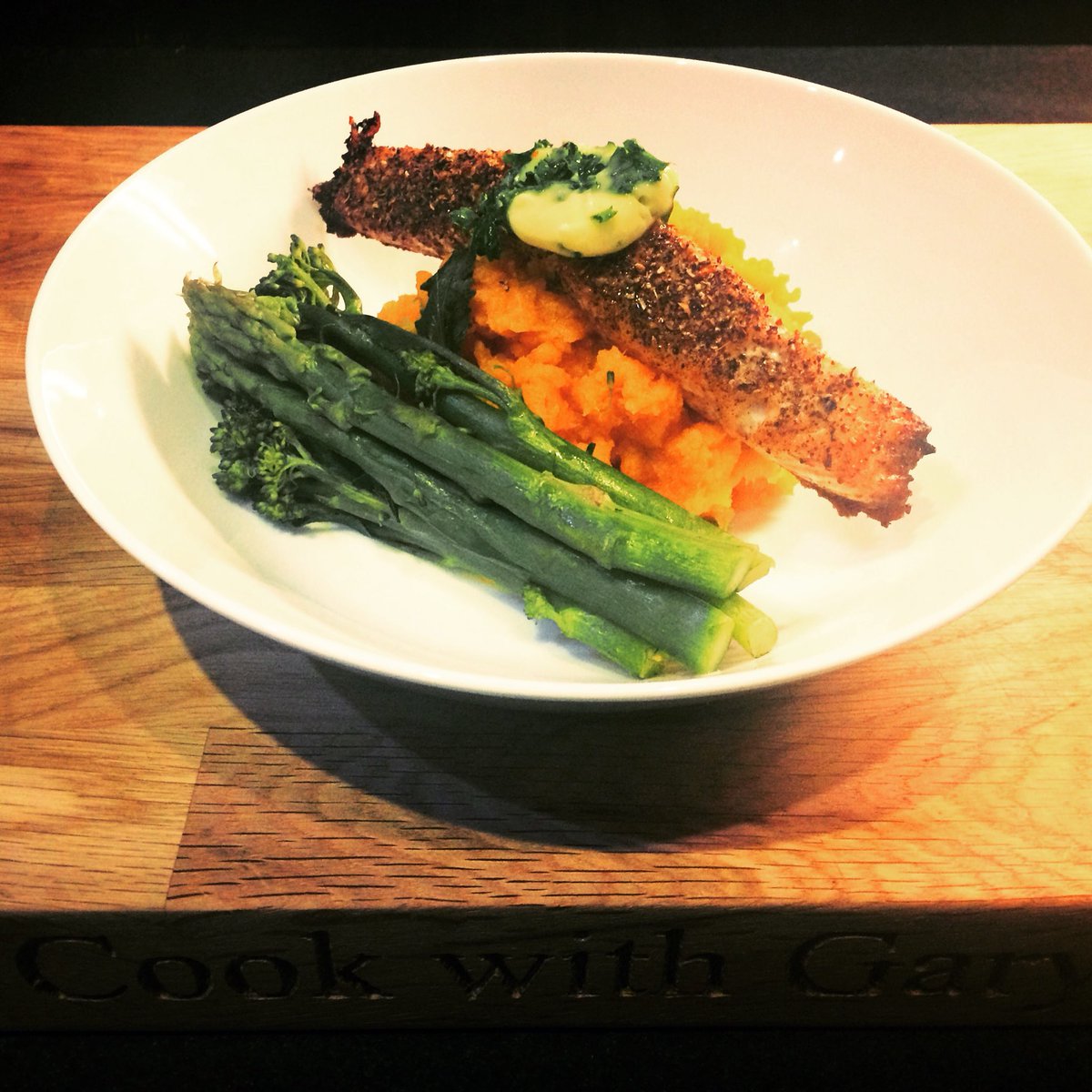 cookwithgary's tweet photo. . #delicious #healthyfood #salmon #sweetpotato #brocoli #asparagus #quickmealideas #foodie #foodielife https://t.co/SEe11CiCeY