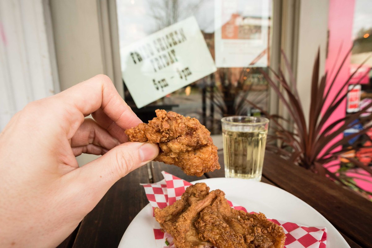 TheGooseSeattle's tweet image. Fried Chicken Friday ya’ll! Join us tonight (&amp;amp; every Friday) from 5-9pm for fried chicken, 3 sides, buttermilk biscuits with raspberry jam and butter. NY Times says a glass of bubbly is the perfect pairing for fried chicken—we'll keep some chillin' in the fridge!