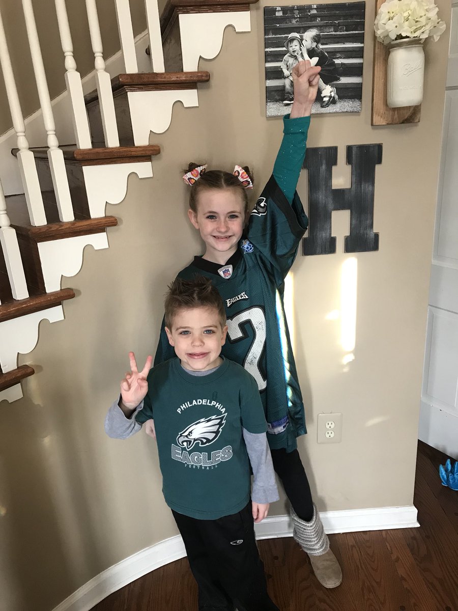 rahauben's tweet photo. Eagles Mania! #6abcAction https://t.co/Iq00vePynn