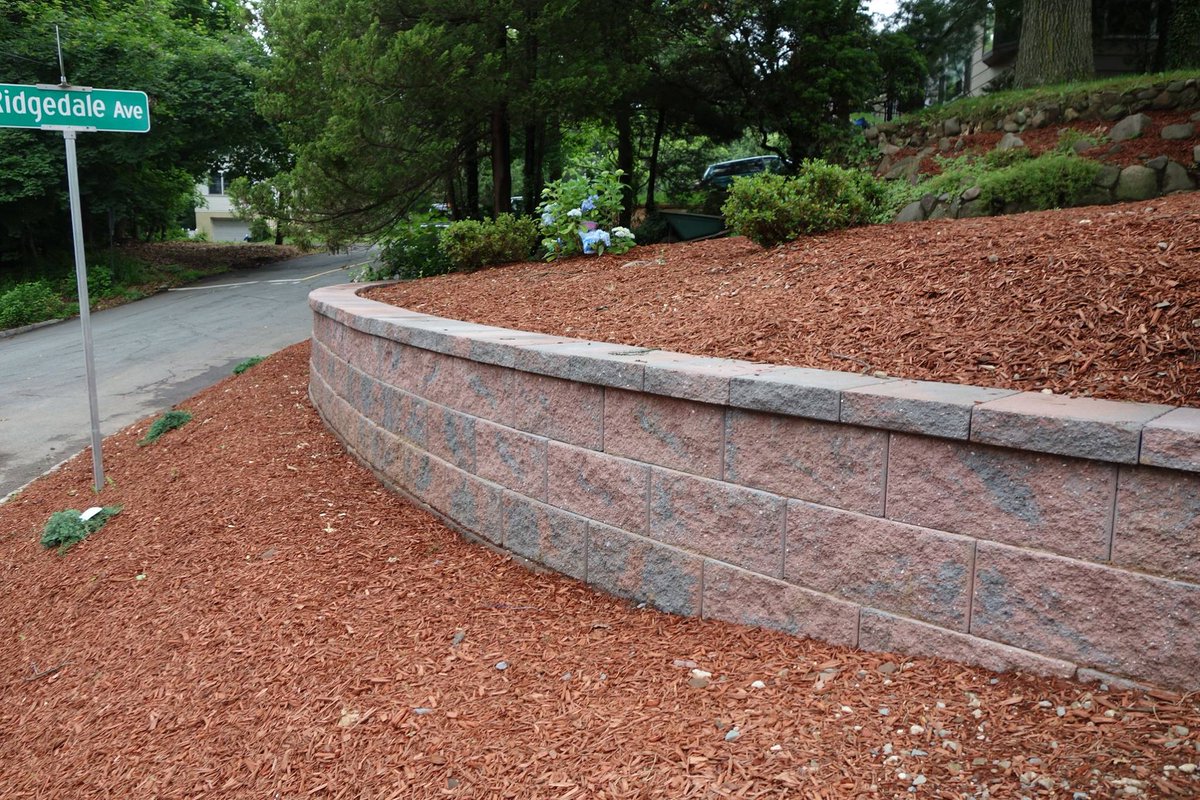 PrimeBuilds's tweet image. Front yard retaining wall and landscaping done by @PrimeBuilds .  #PrimeBuilds #PrimeConstructionRemodeling #ExcellenceIsAHabit #ThisIsOurWork