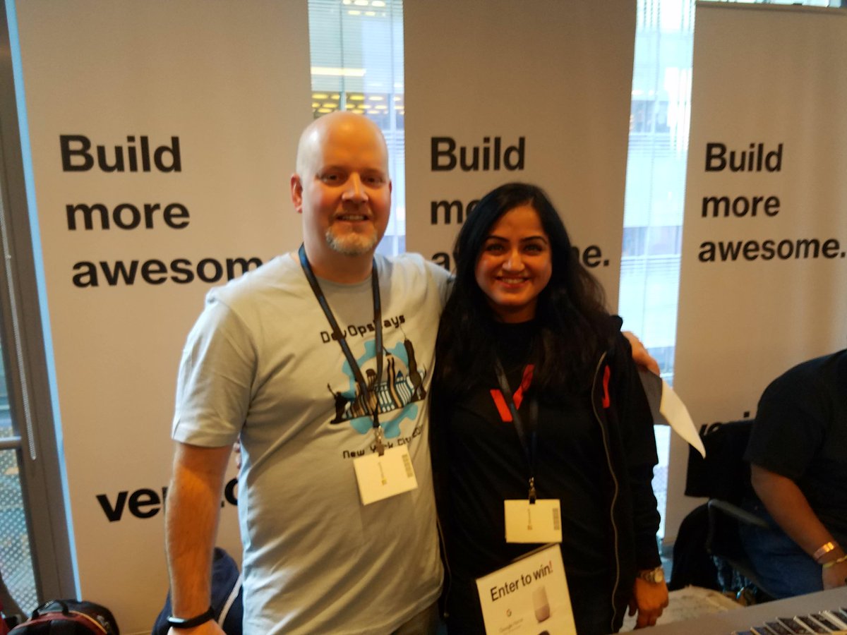 sonia_recruits's tweet image. Posing with the star of the show, our very own @RossClanton  @devopsdaysNYC @VZTechConnect #buildmoreawesome #devopsvz