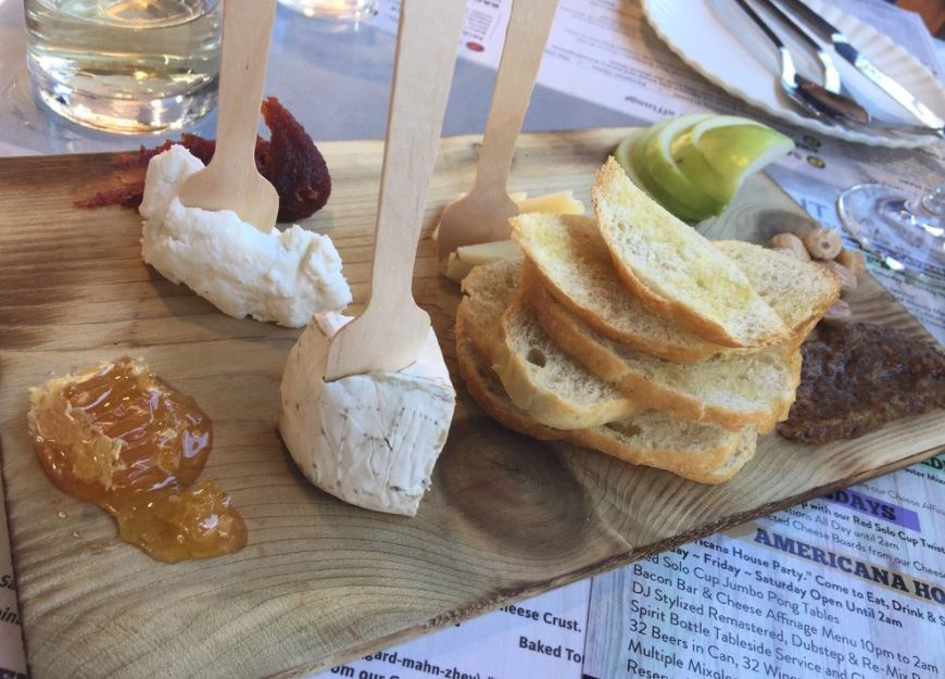 SaintMarcUSA's tweet photo. Tomorrow is #NationalCheeseLoversDay...You know what to do. #SaintMarcUSA 
Photo from Yelp user: Avi P. https://t.co/9XCINJGcwN