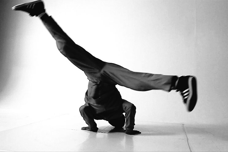 современные танцы. брейк данс брюс. виды танцев современных. Boying. доклад про танец брейк данс.