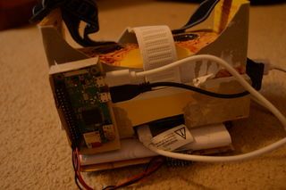 programarfacilc's tweet photo. Una de las tecnologías que está de moda es la #realidadvirtual Si decides comprar unas gafas de este estilo las más económicas son las gafas de cartón #VRGoogle. Pero también puedes construirlas tu mismo #DIY con una #RaspberryPiZero :) https://t.co/ASHVYdcbLv https://t.co/WGUQMh1qPN