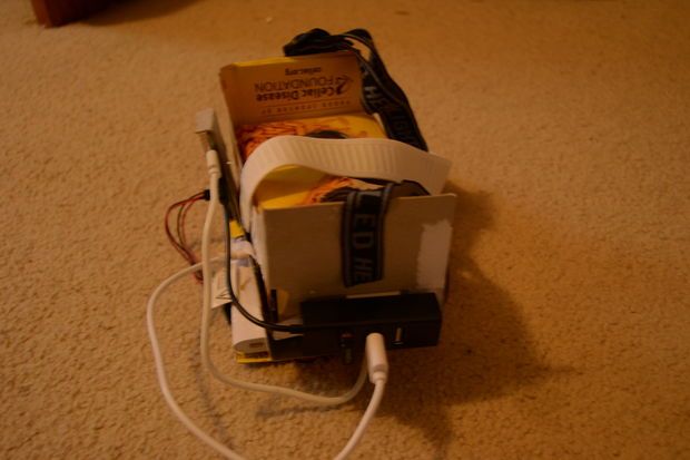 programarfacilc's tweet photo. Una de las tecnologías que está de moda es la #realidadvirtual Si decides comprar unas gafas de este estilo las más económicas son las gafas de cartón #VRGoogle. Pero también puedes construirlas tu mismo #DIY con una #RaspberryPiZero :) https://t.co/ASHVYdcbLv https://t.co/WGUQMh1qPN