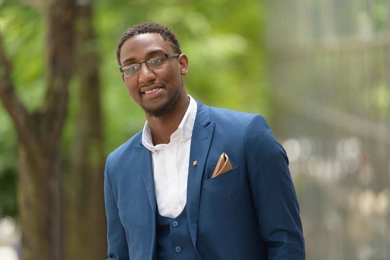 #FeelGoodFriday "The only limits in life are the ones you set for yourself," says #CancerSurvivor Carl. 9 years ago Carl, a collegiate athlete, was prepping for an 8 hour surgery to remove a tumor the size of a football from his abdomen. Read Carl's Story bit.ly/2BeMoaM