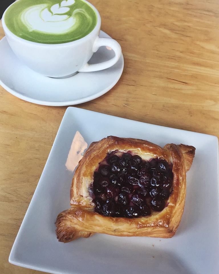 RiferMe's tweet photo. RiferMe is the only restaurant referal app where the restaurant owners and customers win. #RiferMe #EarnCash #Savings #Refer #WinWinWin Green tea latte and a blueberry pastry to start the day 😊 https://t.co/UNc3iKrgd2