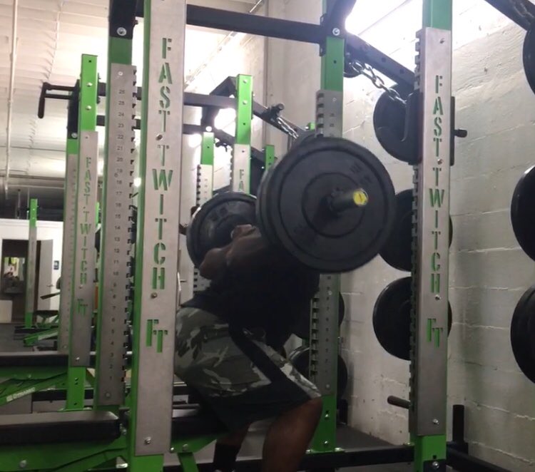 FastTwitch's tweet image. NFL vet taking care of business in our @DynamicFandS custom rack! #dynamicbreed #fasttwitch