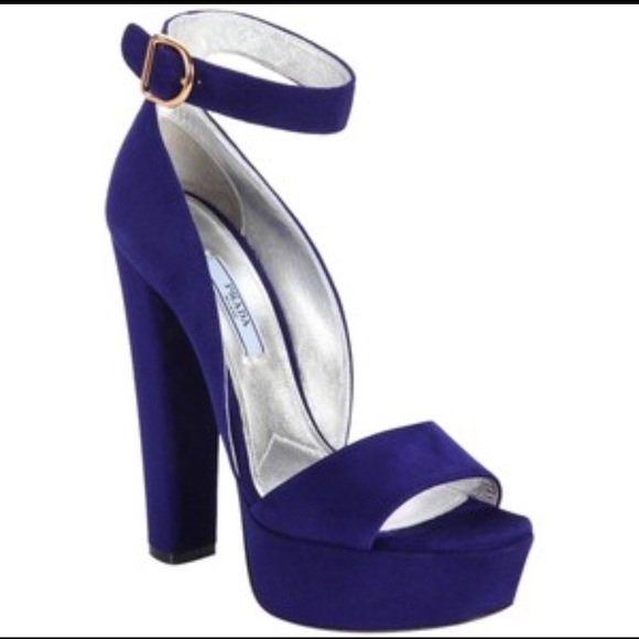 ATHNow's tweet image. So good I had to share! Check out all the items I'm loving on @Poshmarkapp from  @reneeia  @shopdlab  : bnc.lt/focc/Y7Rup5twAJ