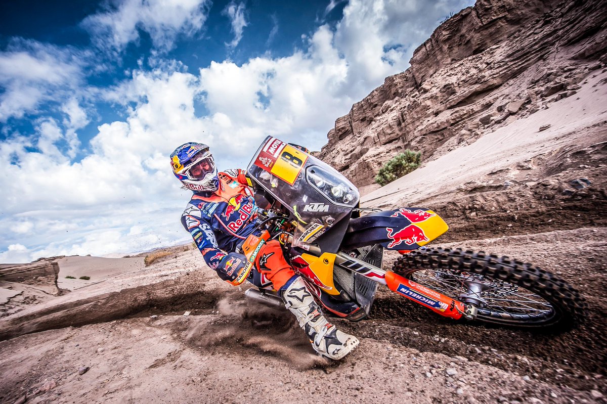 Price is on fire !
Two stage wins in a row now for 2016 <a href="/dakar/">DAKAR RALLY</a> Champion, <a href="/tobyprice87/">Toby Price</a>.
#KTM #ReadyToRace #GivesYouWings #Dakar2018
📷 PhotosDakar.com