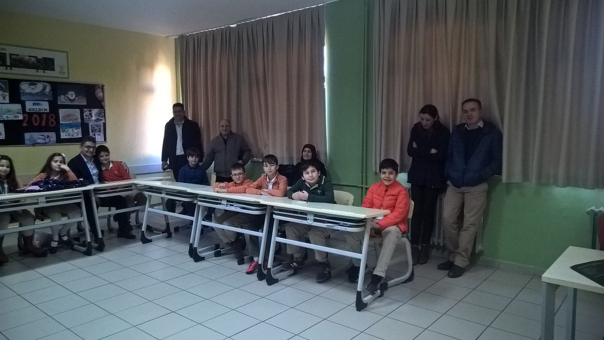 Yakacık Doğa Kampüsü 4A Sınıfı Öğrencileri velileriyle birlikte karnelerini aldılar. Dört yıllık başarılı iletişim ve birlikteliğin mutluluğunu karne gününde yaşadık.