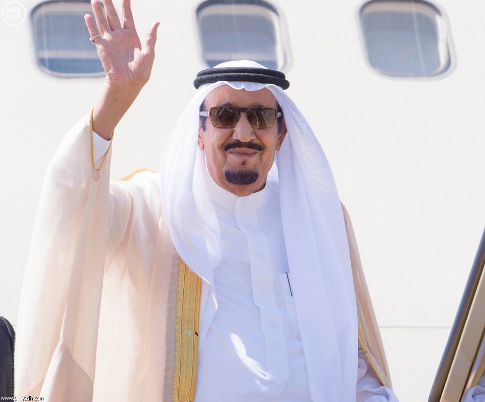 ysno3's tweet photo. حنّا قرار الحزم ماهي سواليف
ومن ضاع عن دربـه ترانا ندلّـه
اذا صدق يلقى كفوف المعاريف
وان هو غدر على جبينه نتـلّه
الحلم ديدننـا بكـل المواقيـف 
واذا زعلنـا يغضب الكون كلـه https://t.co/RKKLBkecUf