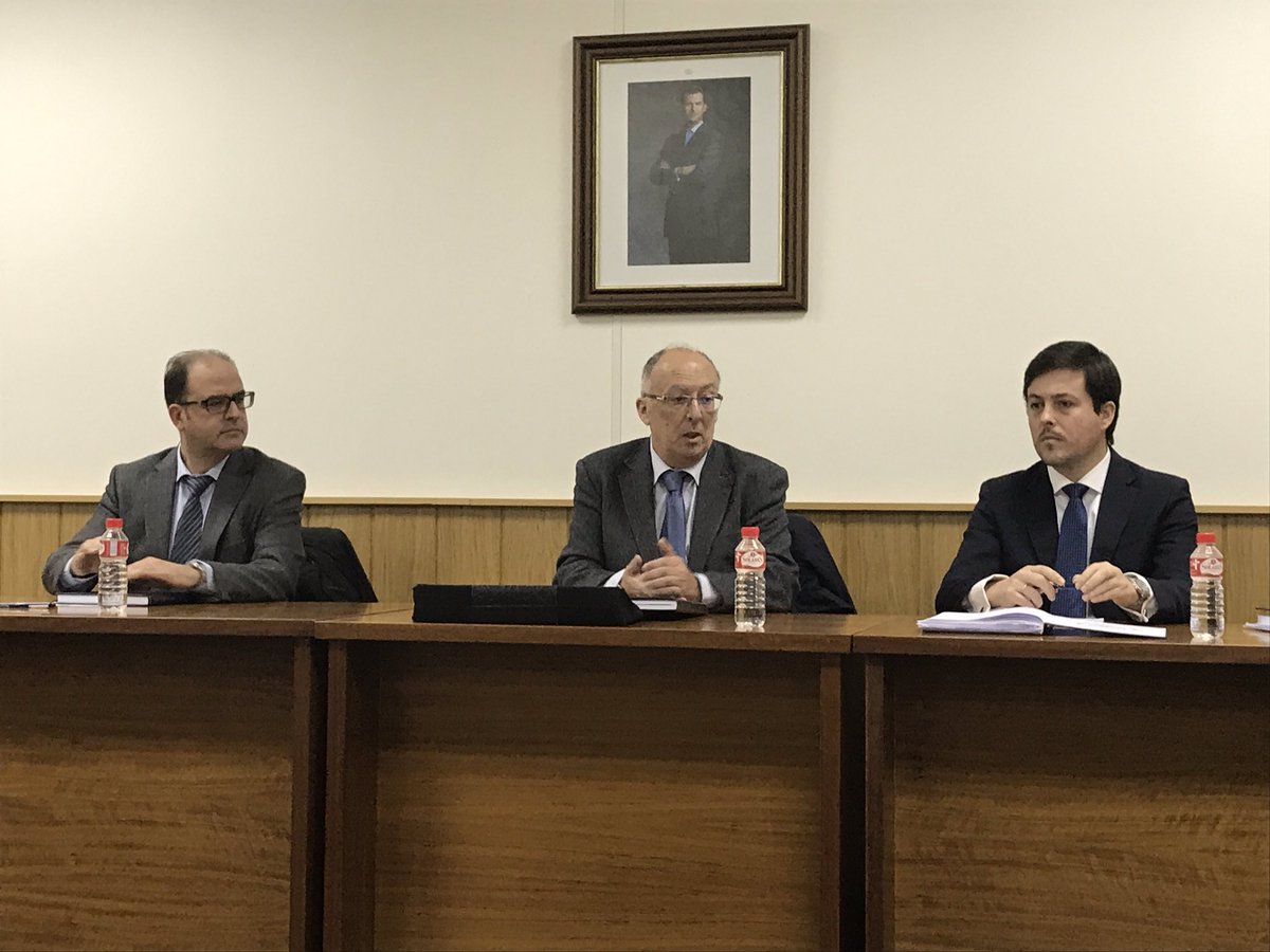 PabloCotoMillan's tweet photo. Excelente tesis doctoral de Javier, un análisis en el sector del transporte aéreo @unican Enhorabuena! https://t.co/eiHci9aXEQ