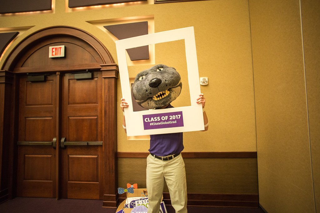KState_Online's tweet photo. A graduation reception was held for #KStateGlobalGrad's and their guests Friday, Dec. 8, 2017, at the K-State Alumni Center. Check out the album at https://t.co/R7Ao9hCCmP. https://t.co/CAX72HbzBf