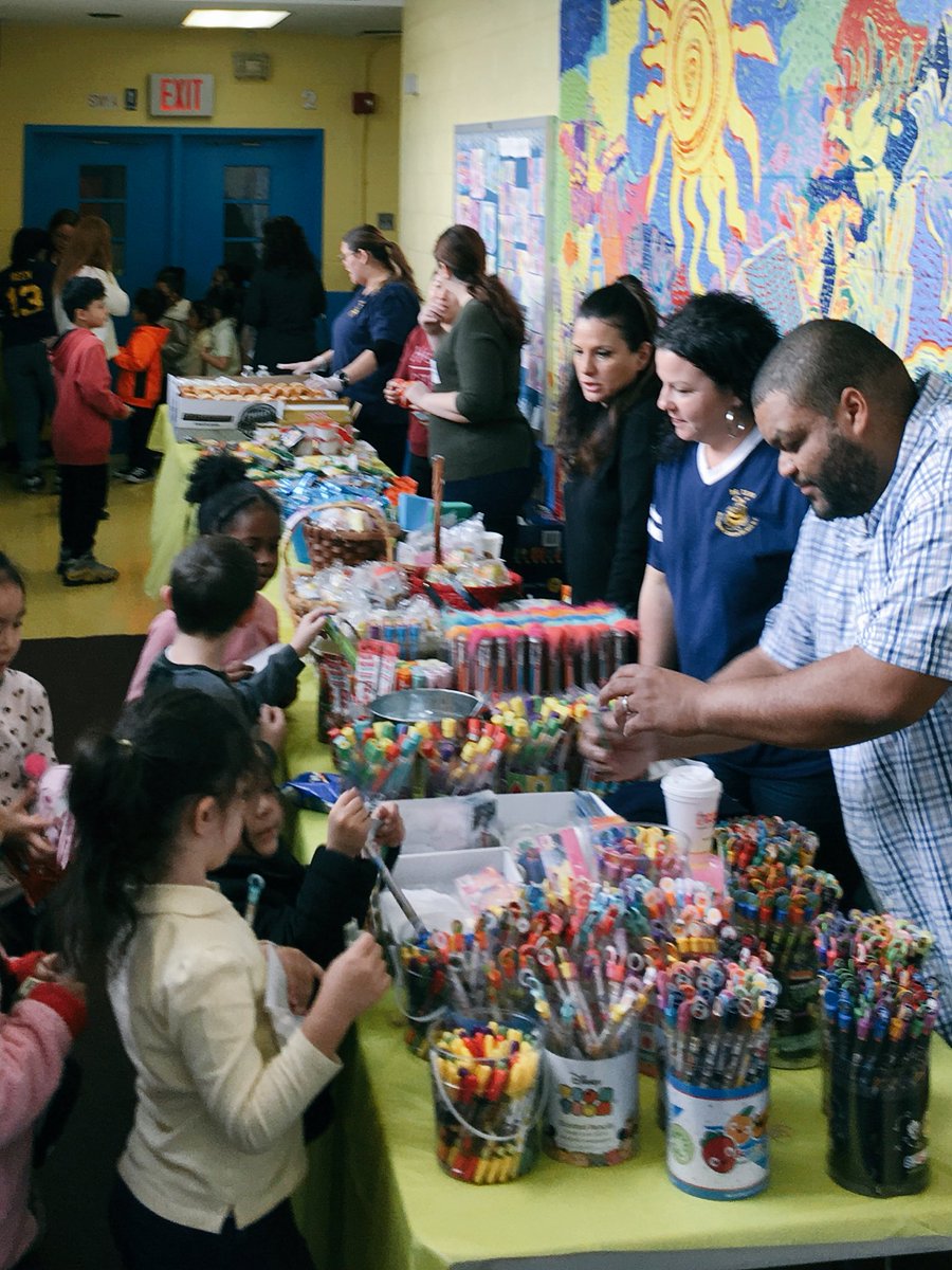 THEPubSchool13's tweet photo. Cooking Matters for Kids professional development by morning, a PTA Snack/Smencil sale during lunch periods (Thank You PTA), Basketball Practice and Quilt Making after school. All good things and just another day at THE... https://t.co/flmE4JwJPV