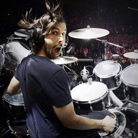 Happy Birthday to my favourite drummer Rob Bourdon    