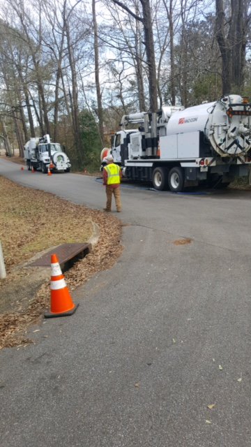 VacConTrucks's tweet photo. Two Vac Cons working together in Hattiesburg, Mississippi  #vaccon #morepowertooyou #Hattiesburg https://t.co/itxuvSh04N