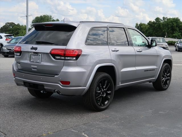 HendersonAuto's tweet image. Tackle nearly any terrain or track in a new @Jeep Grand Cherokee. ow.ly/Bg4930hJ7Fr