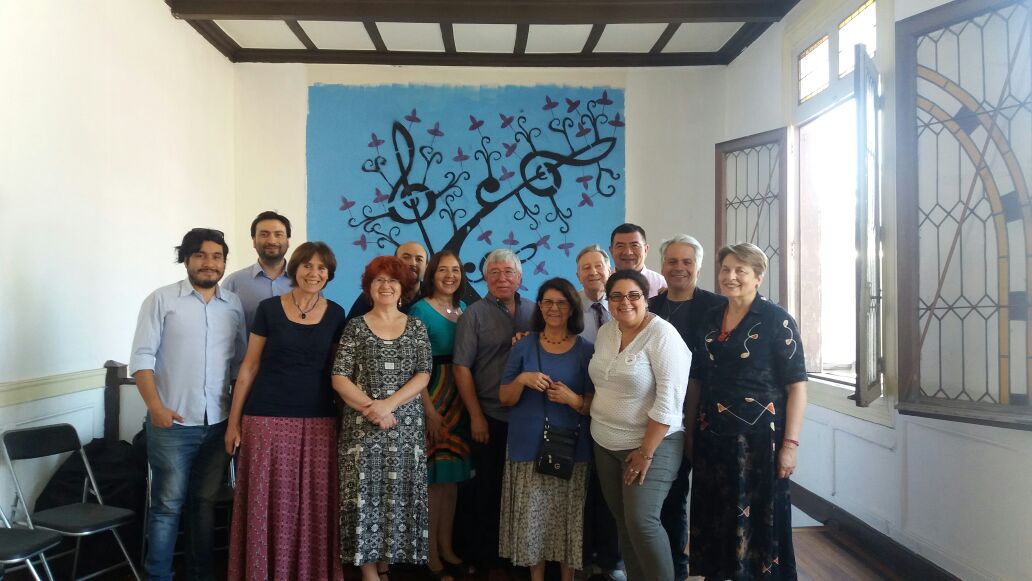 flademchile's tweet photo. #ADEMUS representantes de 11 Carreras de pedagogía en educación musical se reunieron en dependencias de la Universidad Academia de Humanismo Cristiano. https://t.co/MVZiCqlFsX