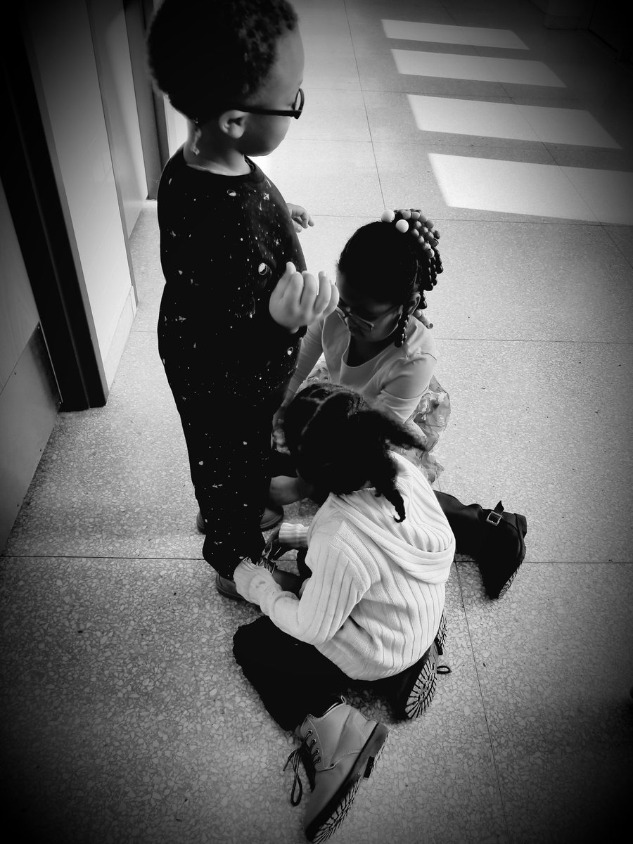 HWSmithscsd's tweet photo. "I get by with a little help from my friends." John Lennon #mademyday #HWpower @SyracuseSchools https://t.co/zZODQU7Q39