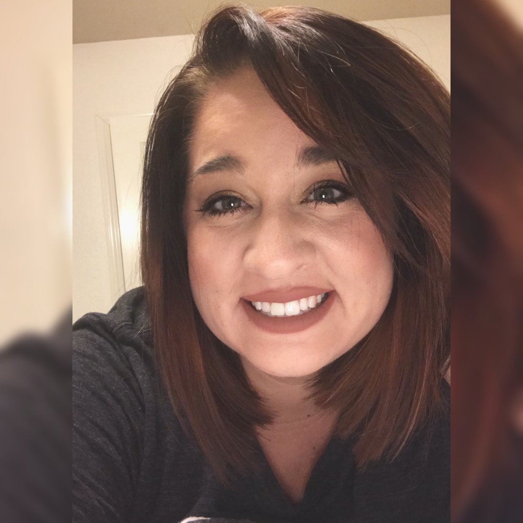 NicoleS89's tweet photo. Happy Friday Y’all https://t.co/etoLYEBsCE https://t.co/GaGzYmVPKS