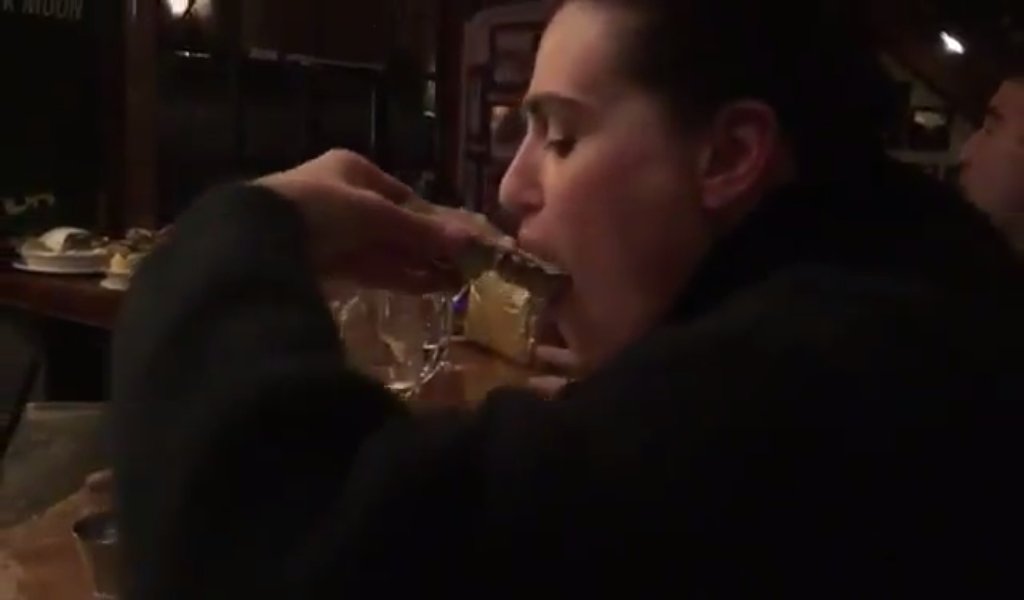 luthormcgra's tweet image. Katie McGrath slurping a giant oyster and then biting her lips and sucking her finger single handedly killed me