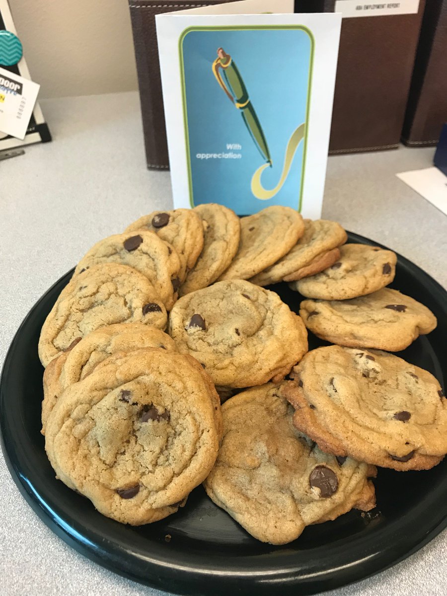 GonzagaLaw's tweet photo. After a busy week of helping students with resumes and cover letters for our upcoming On-Campus Interview Day, grateful students delivered thank you cards (and cookies!) to our Center for Professional Development team.  #ourstudentsrock #andbake https://t.co/MDDW6MDINg