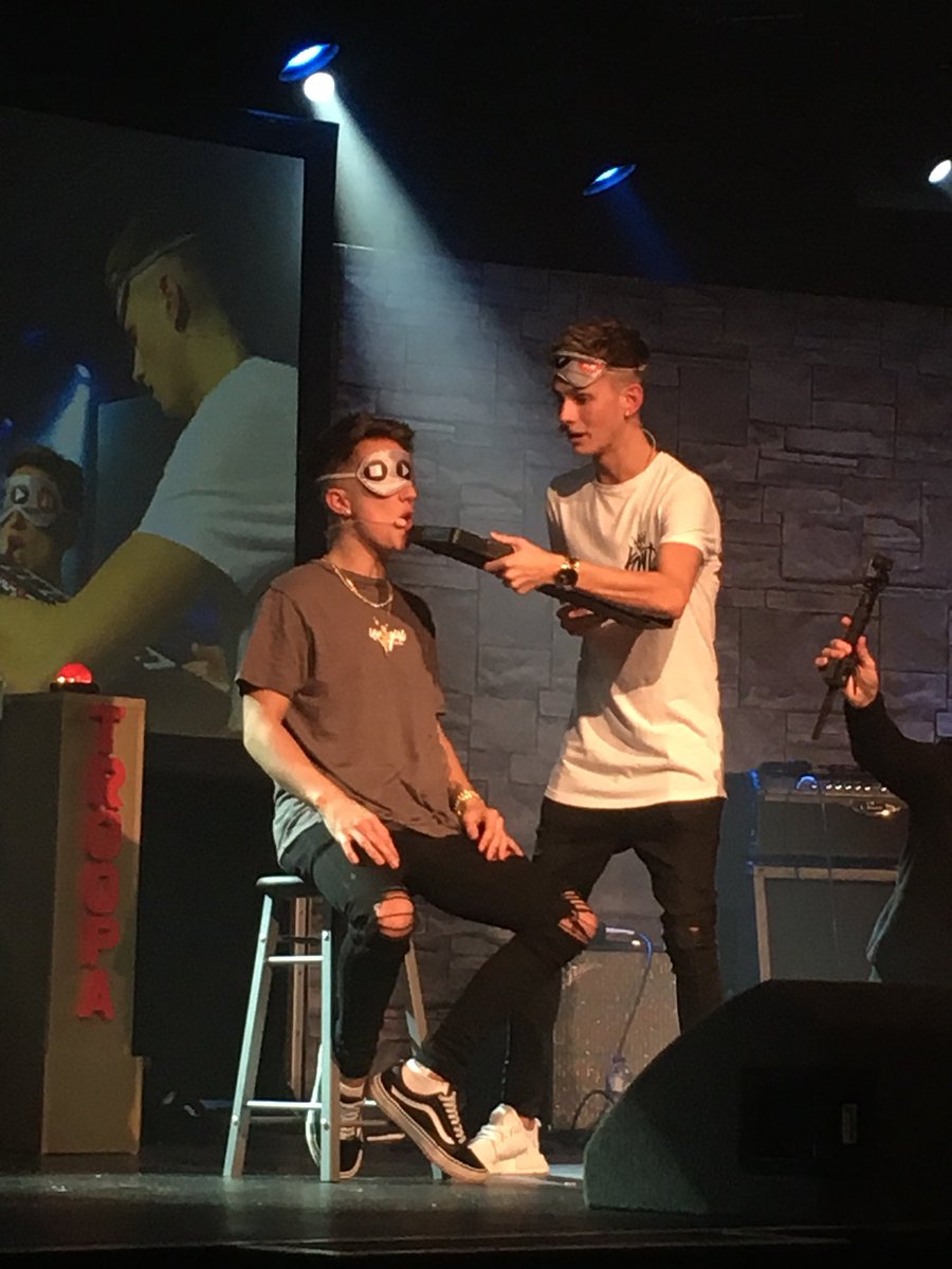Kim_ParkerTW's tweet photo. @ItsLeeHinchy @JakeJMitchell #JakeMitchellTourCardiff https://t.co/4jTaBSTUPf