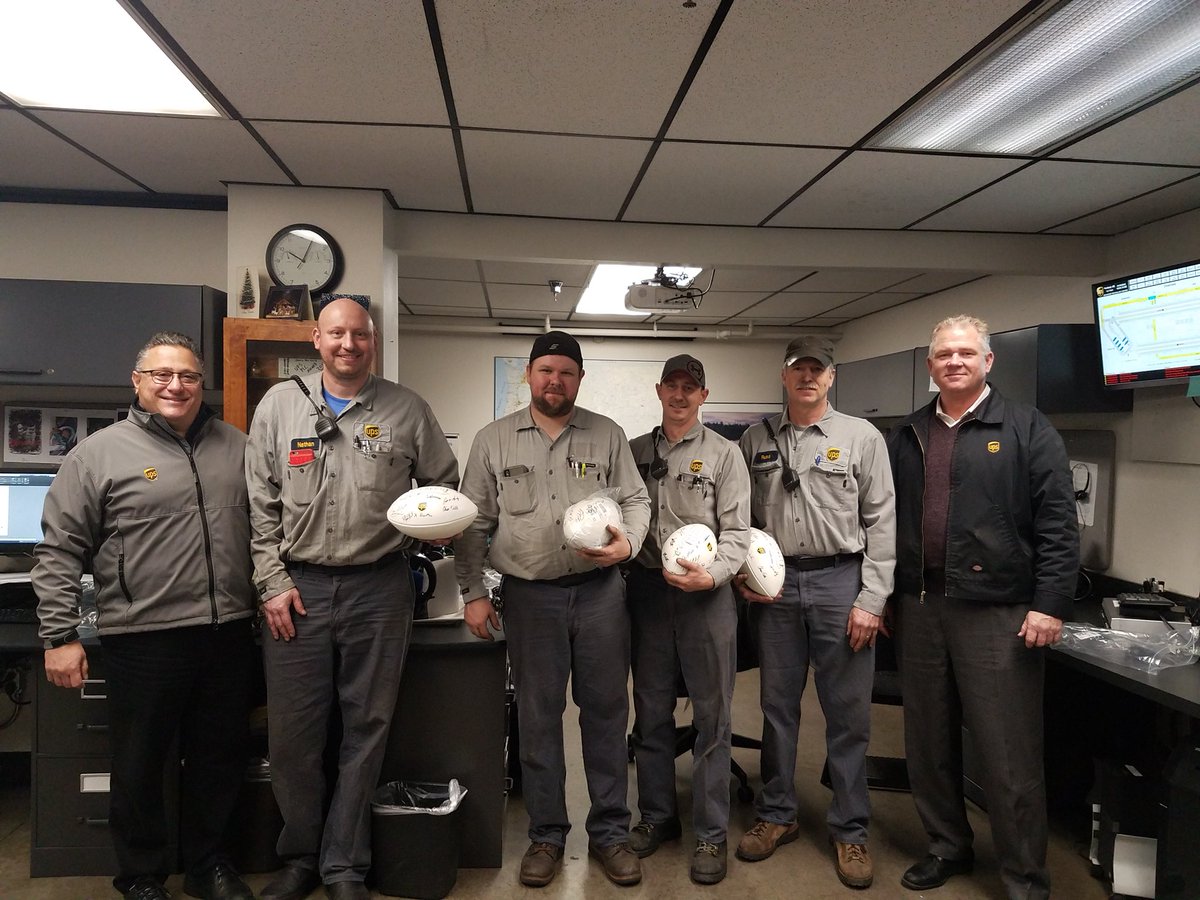 Recognizing our AM PE mechanic team for an outstanding 2017 Peak! <a href="/NorthwestUPSers/">Northwest UPSers</a>