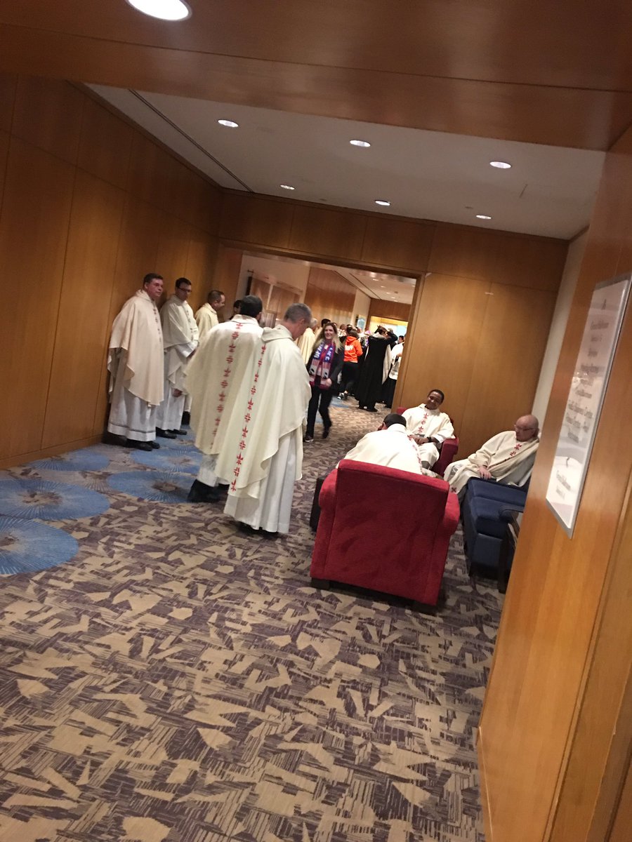 EKenawell's tweet photo. Awesome mass to start our day... https://t.co/yg5Yiaougs