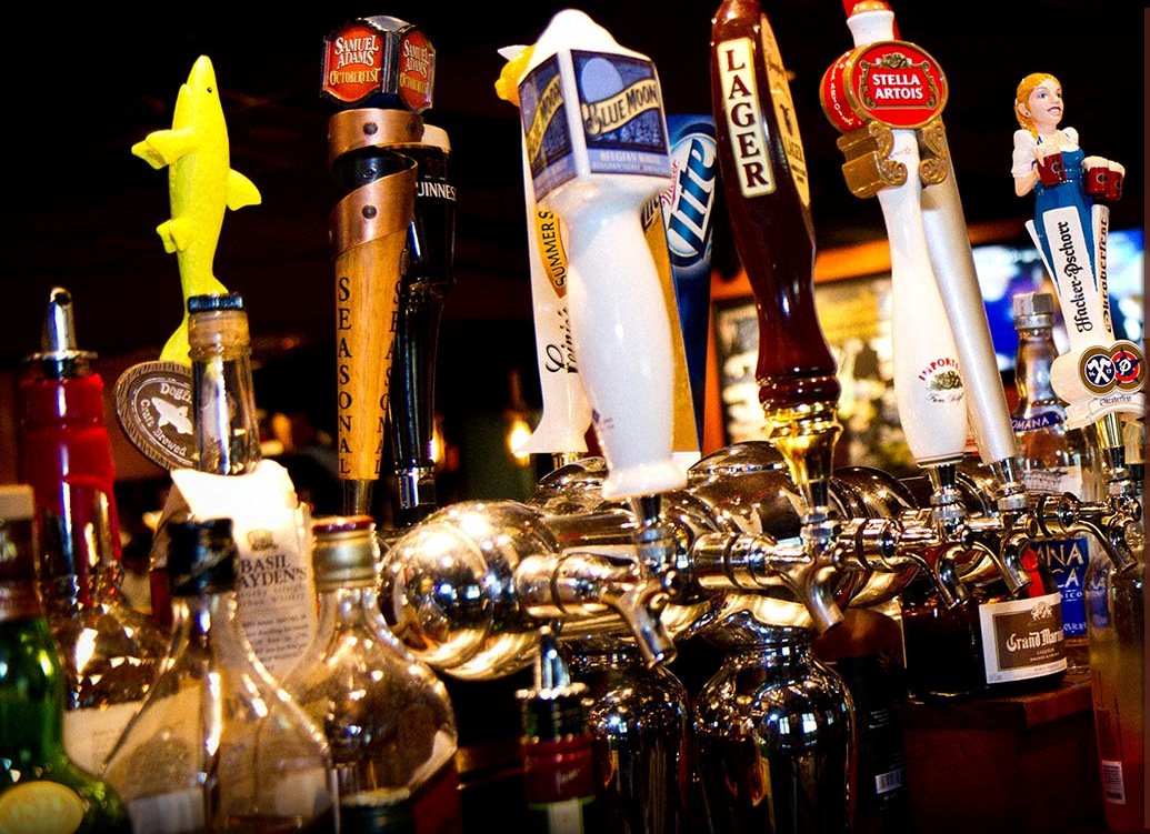KidShelleensTS's tweet photo. #ElementK plays tonight starting at 9:30. Grab a beer, a bar seat and join us. #HHGroupie, #LiveMusic, #TGIF https://t.co/hMHx23RrK8