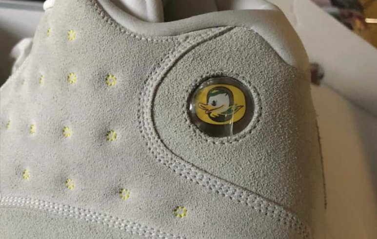 ComplexBets's tweet photo. The latest Oregon Ducks Air Jordan 13: https://t.co/YXC2PmUx74 https://t.co/As8flUd2su