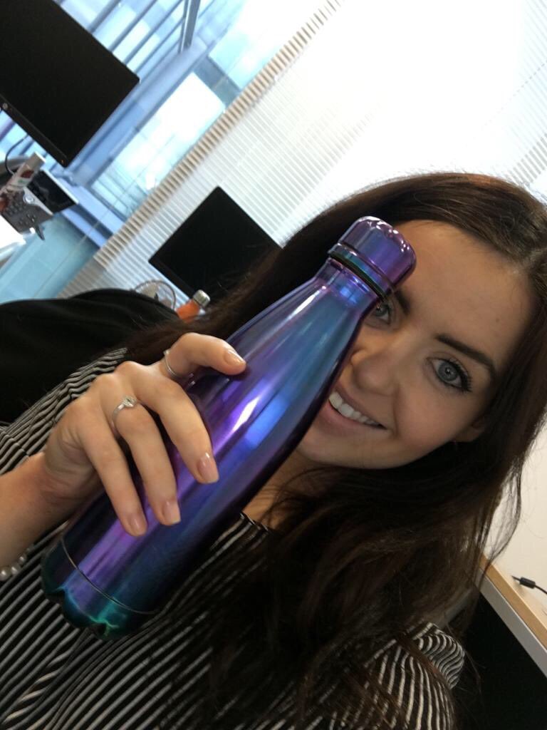 Check out our insta to see who is #reppin their reusable goods this #friyay. All our eco huns are taking that #FridayFeeling to new heights. Go Green or go home 👊🏻✅♻️💚 #plasticpollution