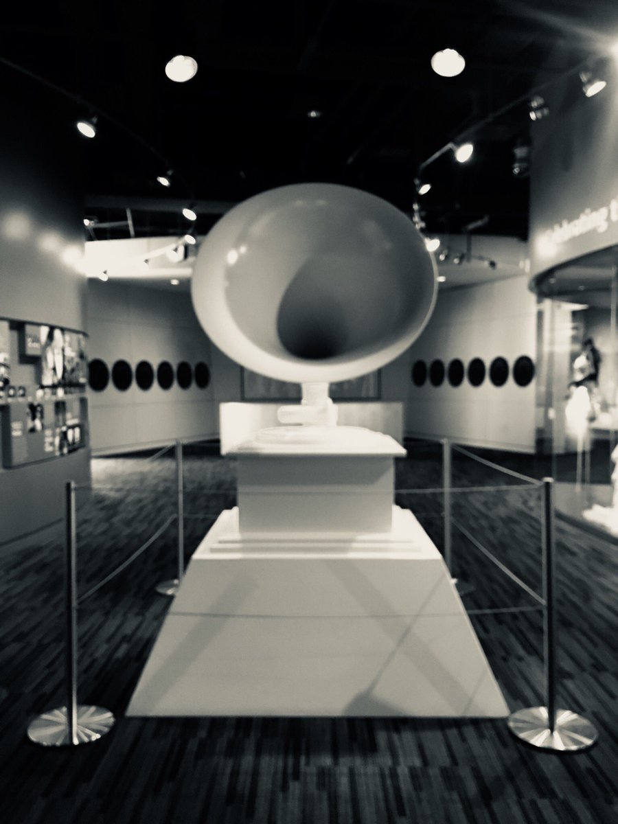 lpmslancers's tweet photo. Today's music lesson brought to you by the Grammy Museum🎶🎵 #musicproduction #gateclass #keepingtheartsalive https://t.co/8gDCO93HEJ
