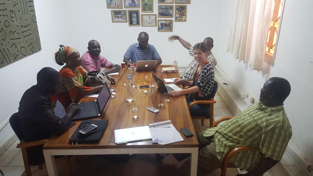 bisangare05's tweet photo. Esquisse d'une collaboration fructueuse entre la #DNACPN MALI @SNV Mali et @AkvoWestAfrica https://t.co/9kDFPgQ2vM