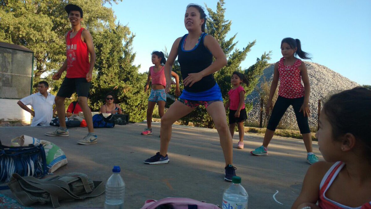 FlavioCharo's tweet photo. No te pierdas nuestras clases de #Zumba. Todos los lunes, miércoles y viernes 18 hs en la Plaza Teofilo Tolosa. Totalmente gratuitas. https://t.co/Q7jgvqDb1i