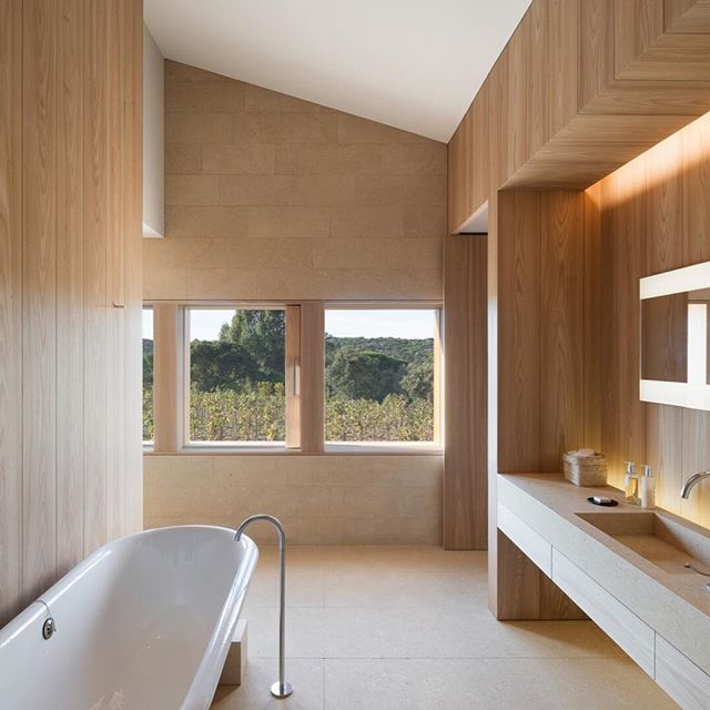 “I have only the objects I need and nothing more. Empty space in which to think and relax is both stimulating and calming.” — architect John Pawson ift.tt/2EWOfTR