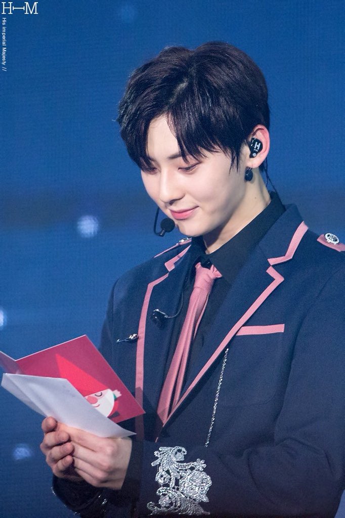 Must_HwangMH's tweet photo. #트친소 #워너블_트친소 #러브_트친소

안녕하세요! 2n살 워너블&amp;러브 입니다!

최애는 민현 이구요!
차애는 성운&amp;민기 입니다!

트위터 거즘 5년만에 하느라 잘 못해요,, 노인네입니다,,,

원래 혼자 조용히 트위터하려했는데
원래 덕질은 함께하면 즐거운거 아니겠습니까?! 하하 https://t.co/9dIon7qGzy