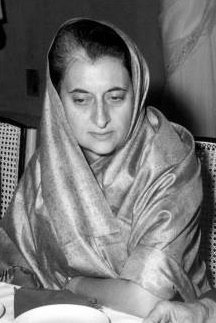 sietepolas's tweet photo. El 19 de Enero del año 1966, Indira Gandhi se convirtió en la primera mujer en ocupar el cargo de Primera Ministra de la India. ¿No nos da pena en pleno siglo XXI no tengamos más mujeres dirigiendo naciones? #vamosporelpoder
#ViernesDePolas https://t.co/zyDwugq0Ht