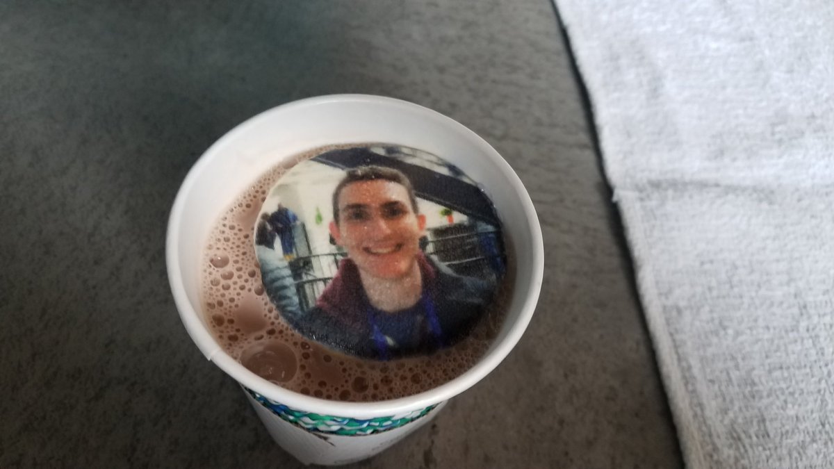 DizzyDini96's tweet photo. Thanks for making the most attractive marshmallow I've ever eaten. @sundancefestnow #teampixel #youtube #google #selfee https://t.co/ixI4VffMvd