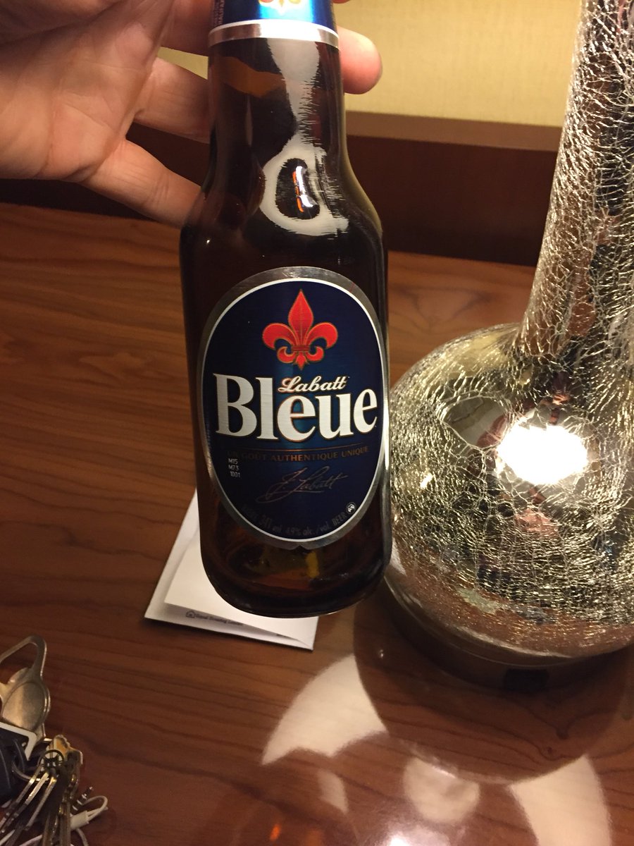 Reinbeers's tweet image. Drinking French @LabattUSA in Montreal!
#cheerstohockey #getmounted