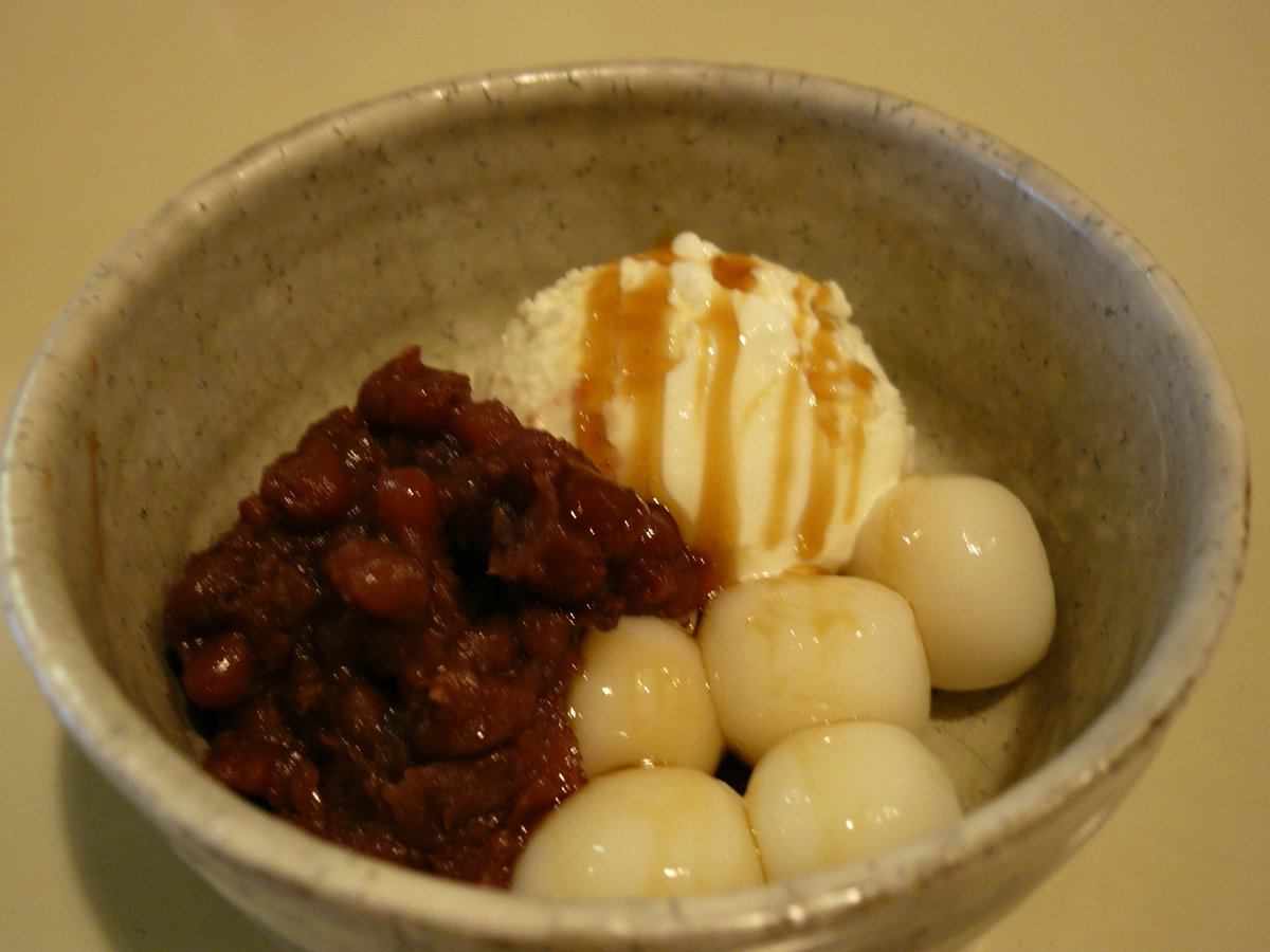 2店舗目は「 #シロクマ食堂 」
運河近くにある食堂です。

食堂とは言いながらおしゃれな店内で、美味しいご飯を食べられます🍽

くまふぇあ期間中は1品100円引き！！(ハーフメニューは除く)

ランチタイムとディナータイムがございます。
是非お越しください✨