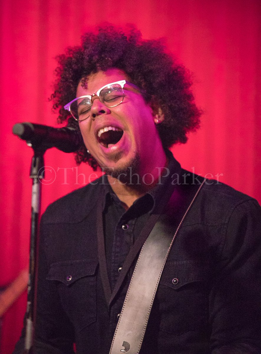 theechoparker's tweet photo. A PLEASURE to photograph @JAKECLEMONS #JakeClemons @thehotelcafe #thehotelcafe @harriet_kaplan @tHeARTofla #ClarenceClemons @BigShotte #saxophone #FearandLoveAlbum #EchoPark @TakamineGuitars #takamine #guitars #JakesLocal #SouthBayVA #losangeles #echopark #canon5dmarkiv https://t.co/eV9dSzkcOA