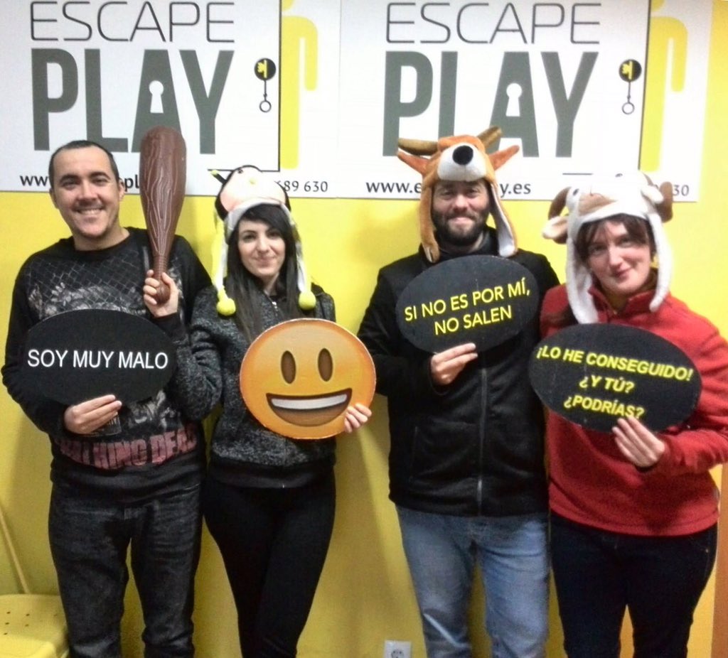 Otro equipo que vive esta experiencia única y tan divertida.
¿Y tú te atreves? #Murcia #escaperoom