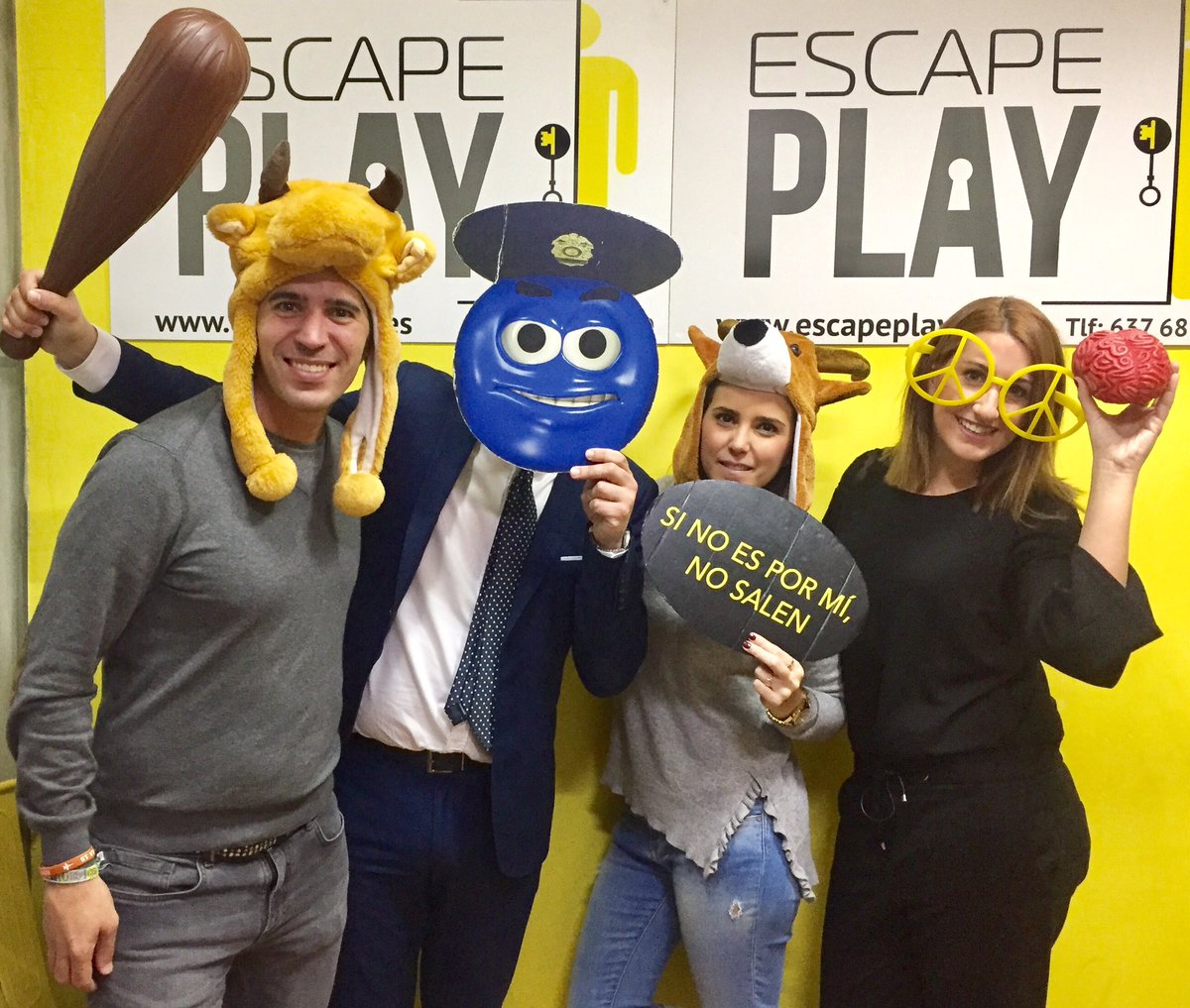 Otro equipo que vive esta experiencia única y tan divertida.
¿Y tú te atreves? #Murcia #escaperoom