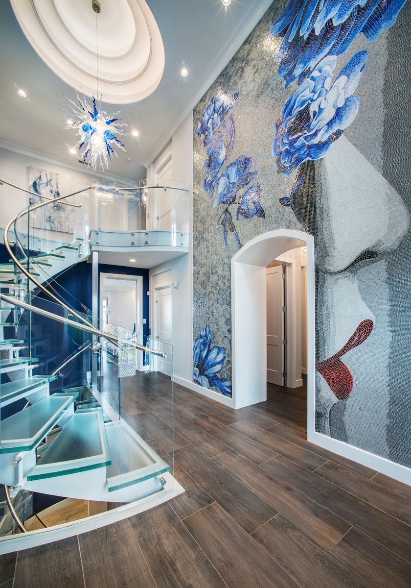 PerkinDesign's tweet photo. Custom-designed wall tile from Italy adorns this foyer in one-of-a-kind style. https://t.co/bglP8VJlWM